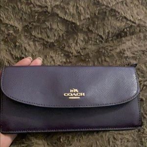 Coach CSGR leather soft wallet . Color :Aubergine